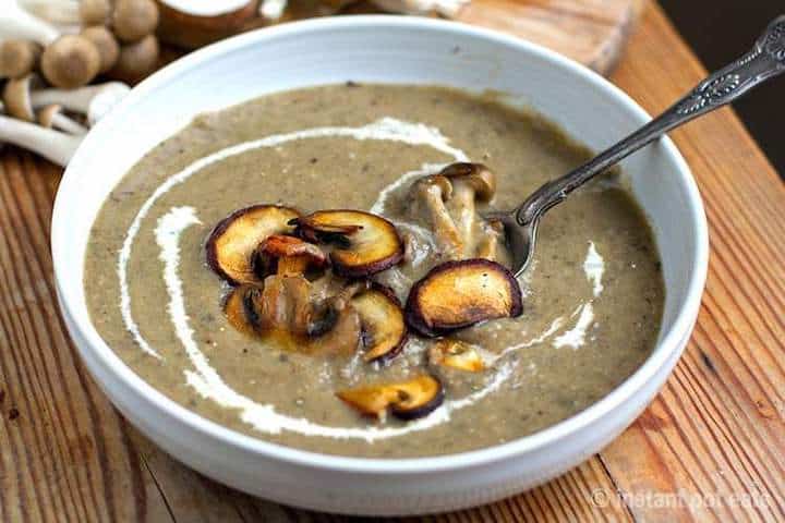 Looking for vegetarian soups to make in your instant pot? Here are 17 tried and tested Instant Pot Vegetarian Soup Recipes that you will love! #instantpot #pressurecooker #instantpotsoup #soup #pipingpotcurry | pipingpotcurry.com instant-pot-mushroom-soup