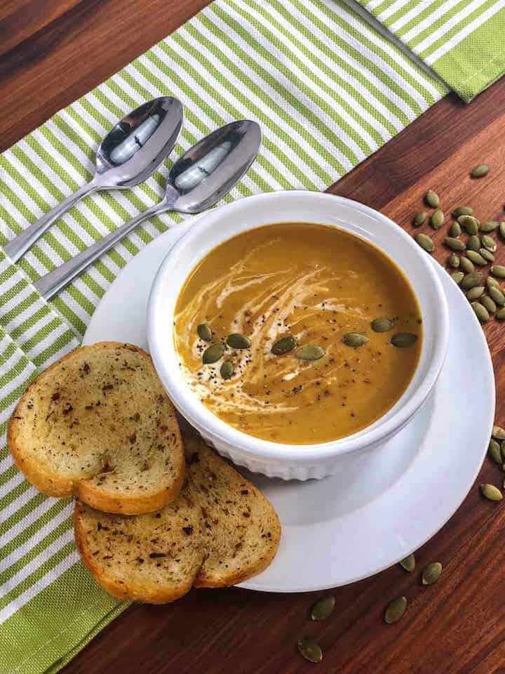 Looking for vegetarian soups to make in your instant pot? Here are 17 tried and tested Instant Pot Vegetarian Soup Recipes that you will love! #instantpot #pressurecooker #instantpotsoup #soup #pipingpotcurry | pipingpotcurry.com instant-pot-pumpkin-soup